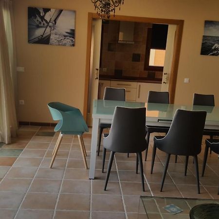 Beautiful, Spacious Villa, Heated Pool, Sleeps Eight, With Quality Furnishings Caleta De Fuste Exteriör bild