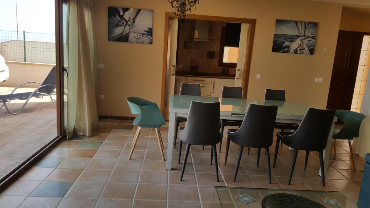 Beautiful, Spacious Villa, Heated Pool, Sleeps Eight, With Quality Furnishings Caleta De Fuste Exteriör bild