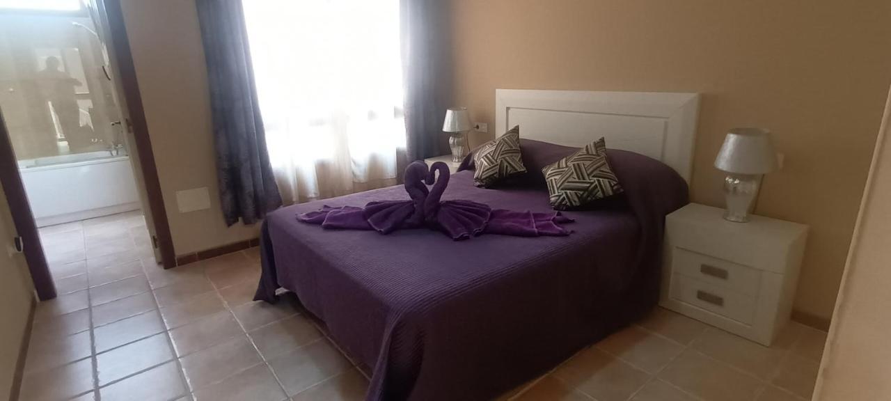 Beautiful, Spacious Villa, Heated Pool, Sleeps Eight, With Quality Furnishings Caleta De Fuste Exteriör bild