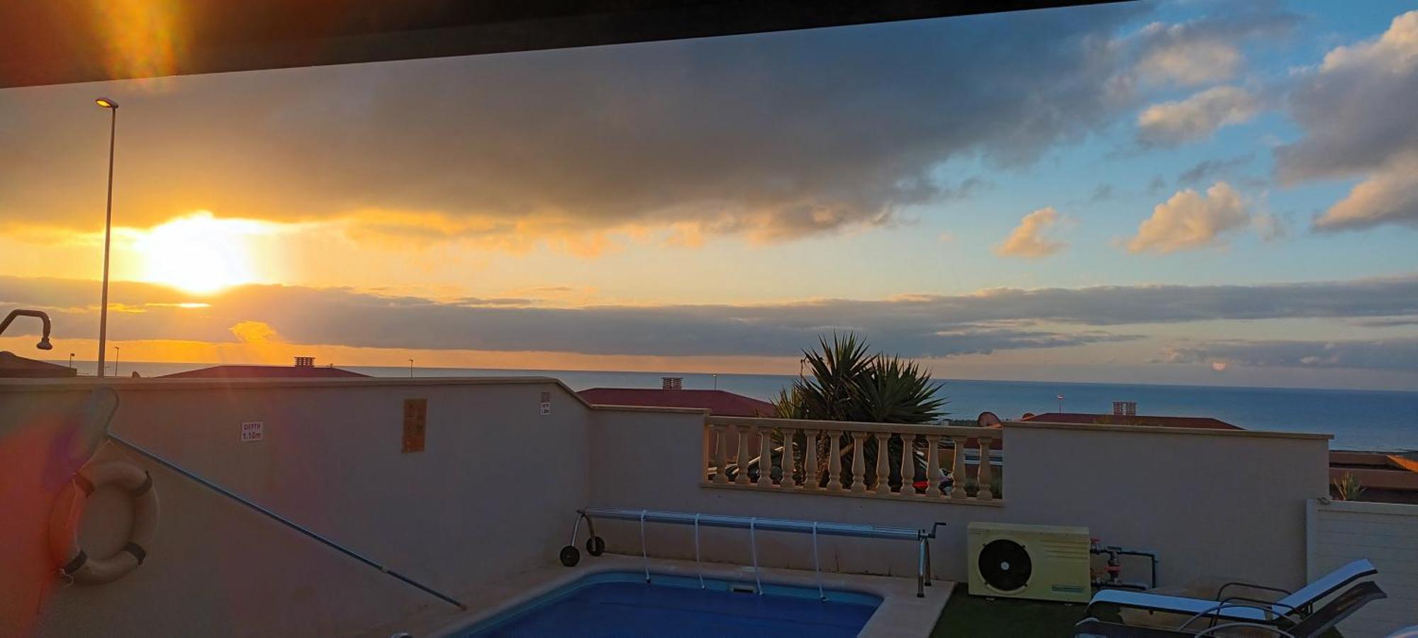 Beautiful, Spacious Villa, Heated Pool, Sleeps Eight, With Quality Furnishings Caleta De Fuste Exteriör bild
